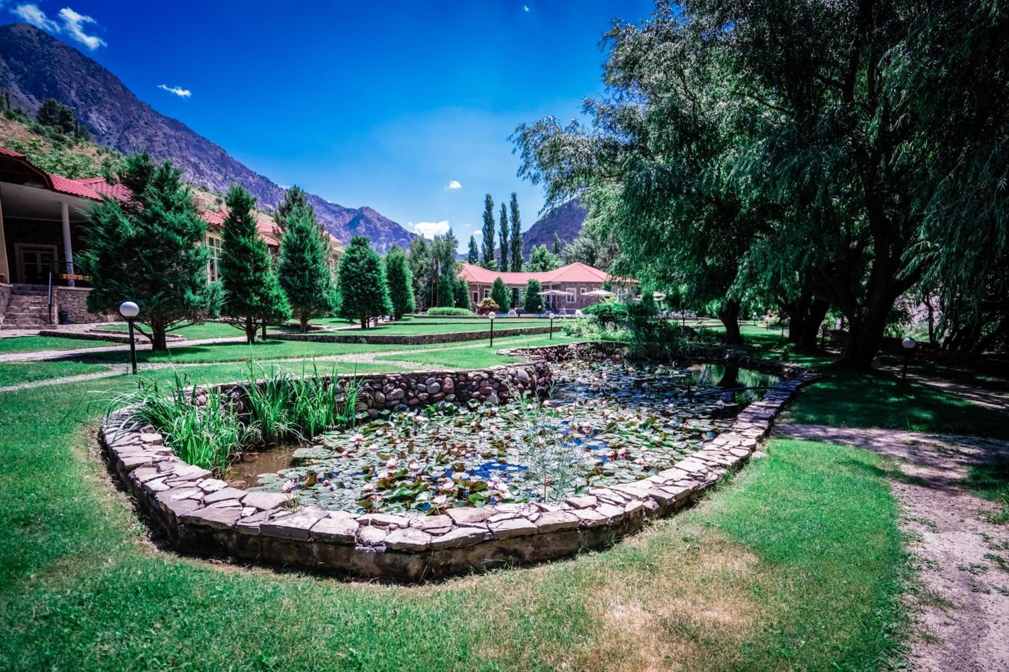 Chatcal Mountains Resort Burchmulla Exterior foto