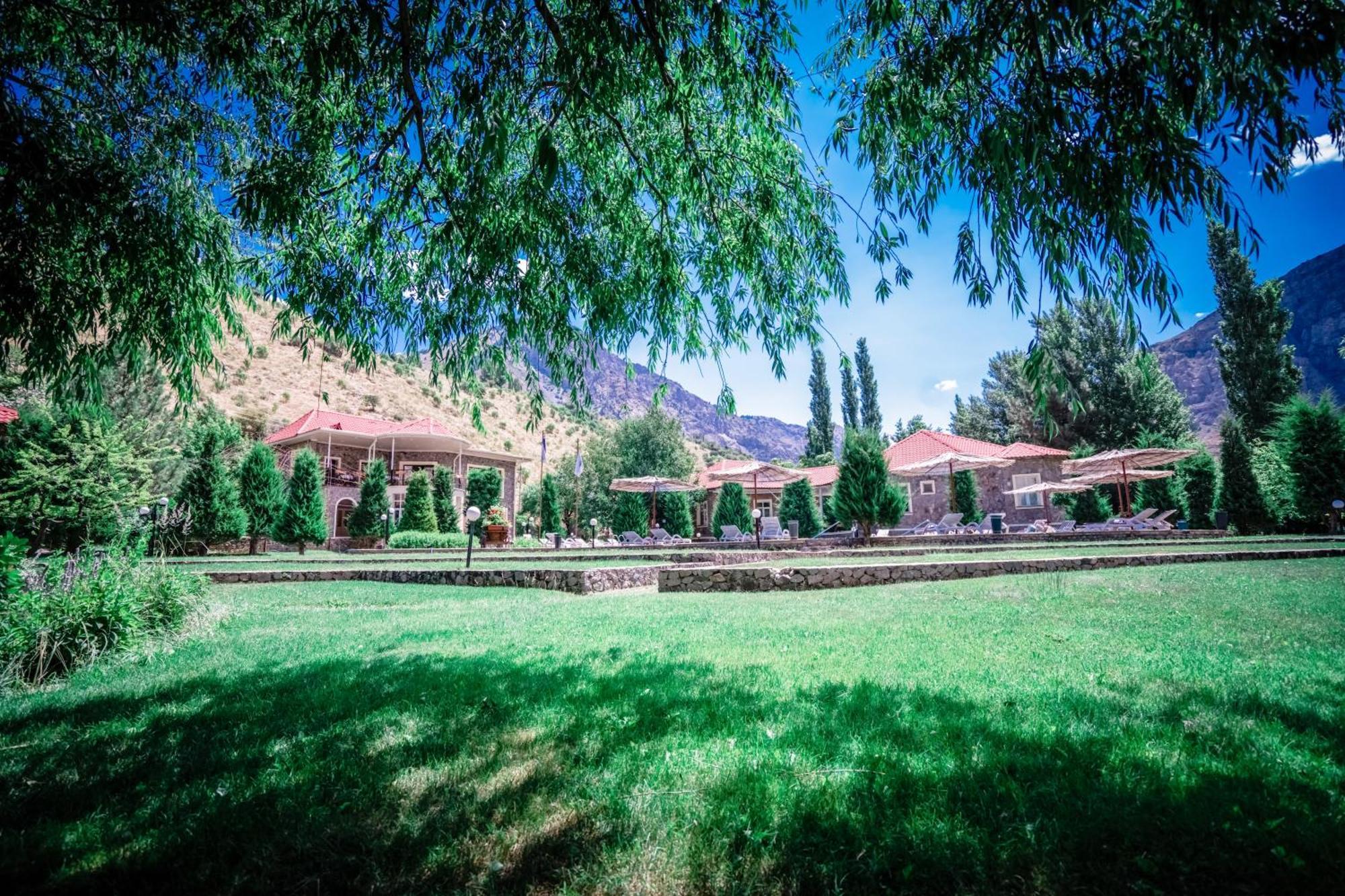 Chatcal Mountains Resort Burchmulla Exterior foto