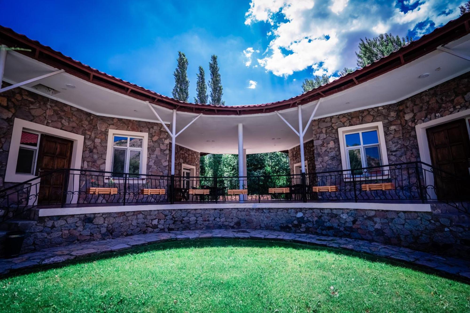 Chatcal Mountains Resort Burchmulla Exterior foto