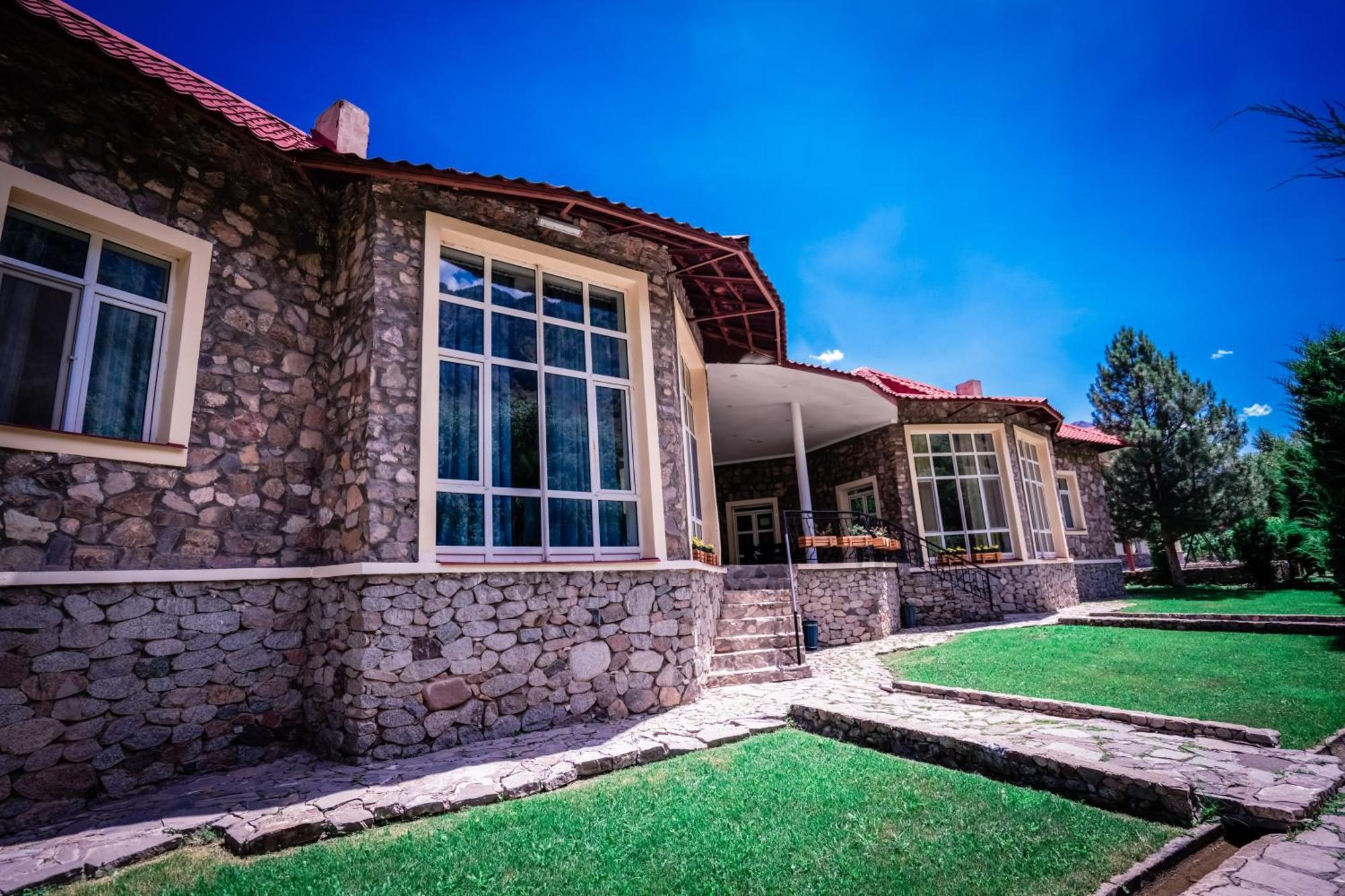 Chatcal Mountains Resort Burchmulla Exterior foto